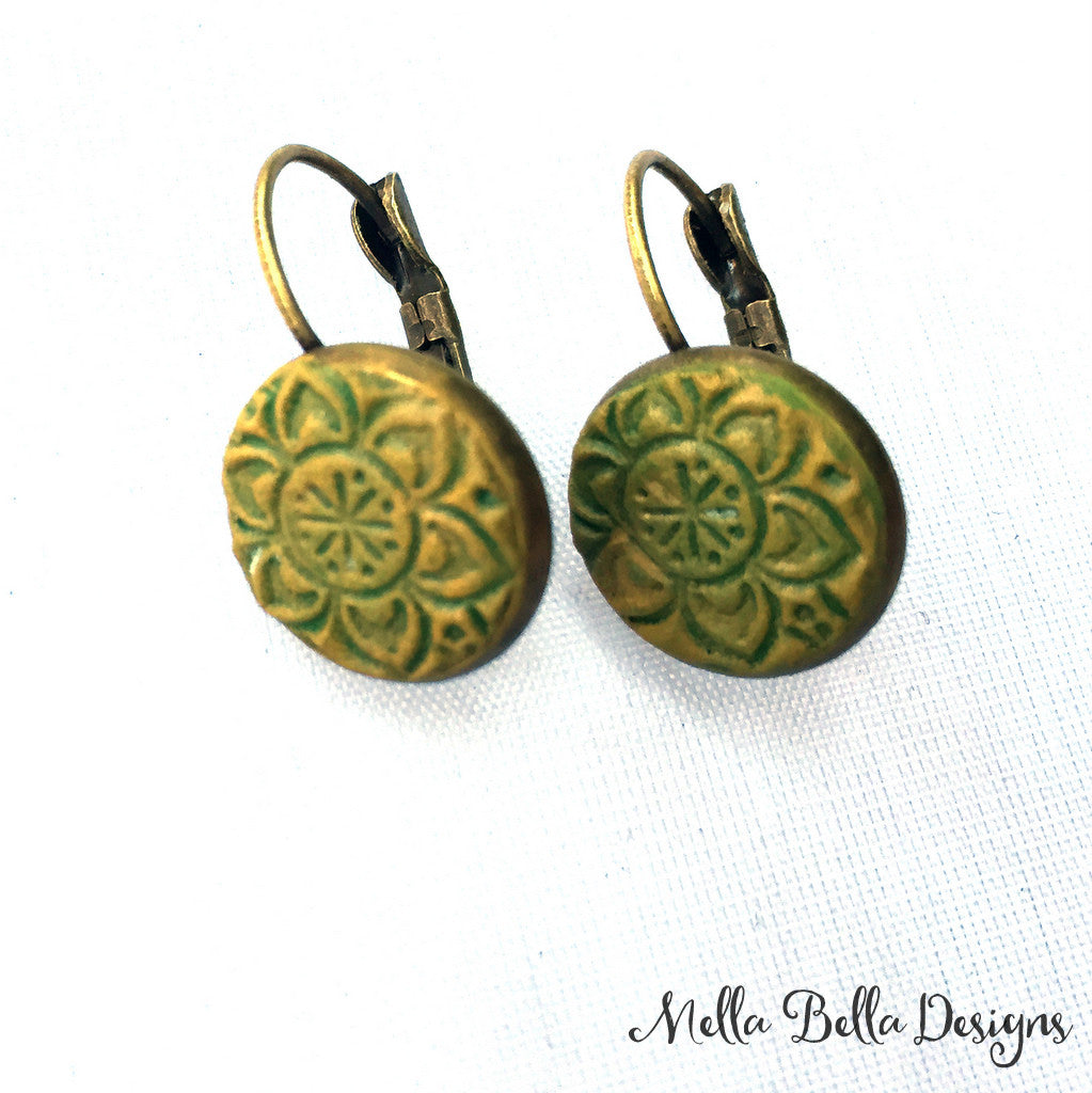 Greenish-gold Vintage-look earrings